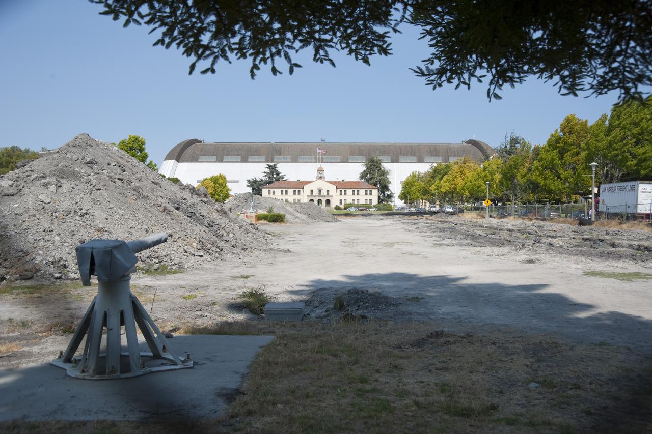 Construction of the new NASA Ames Green Building dubbed Sustainability Base located on the Ames Research Center campus at Moffett Field, CA. Thermal wells at north end of Shenandoah Parade grounds