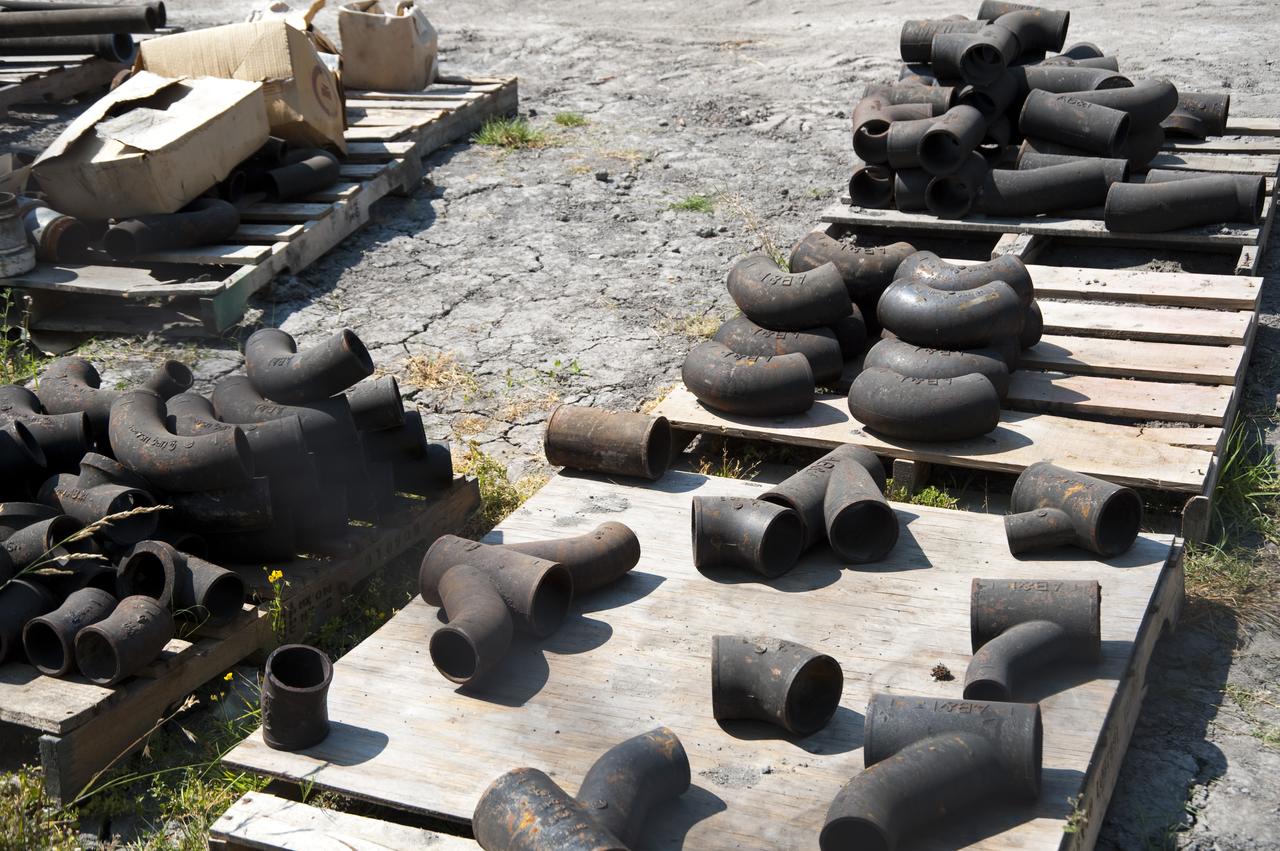 Construction of the new NASA Ames Green Building dubbed Sustainability Base located on the Ames Research Center campus at Moffett Field, CA. Materials for thermal wells.
