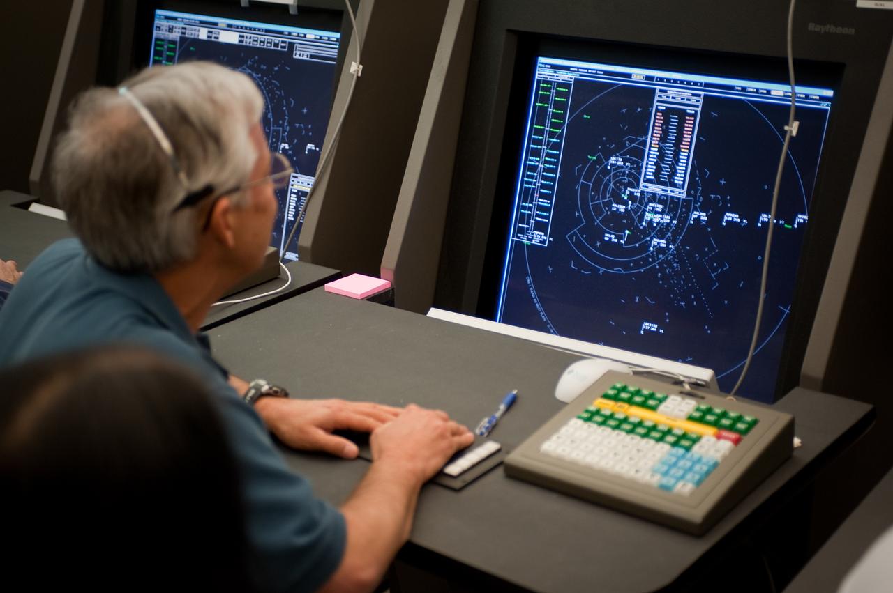 Terminal Area Procedures for Paired Runways (TAPPR) Simulation in the Ames Air Traffic Management (ATM) Laboraotry N-201 ATC area with Craig Riley