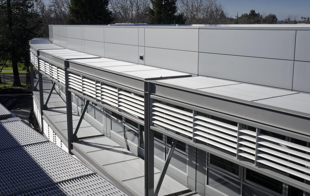 Construction of the new NASA Ames Green Building dubbed Sustainability Base located on the Ames Research Center campus at Moffett Field, CA. Wiindow shading seen from above.
