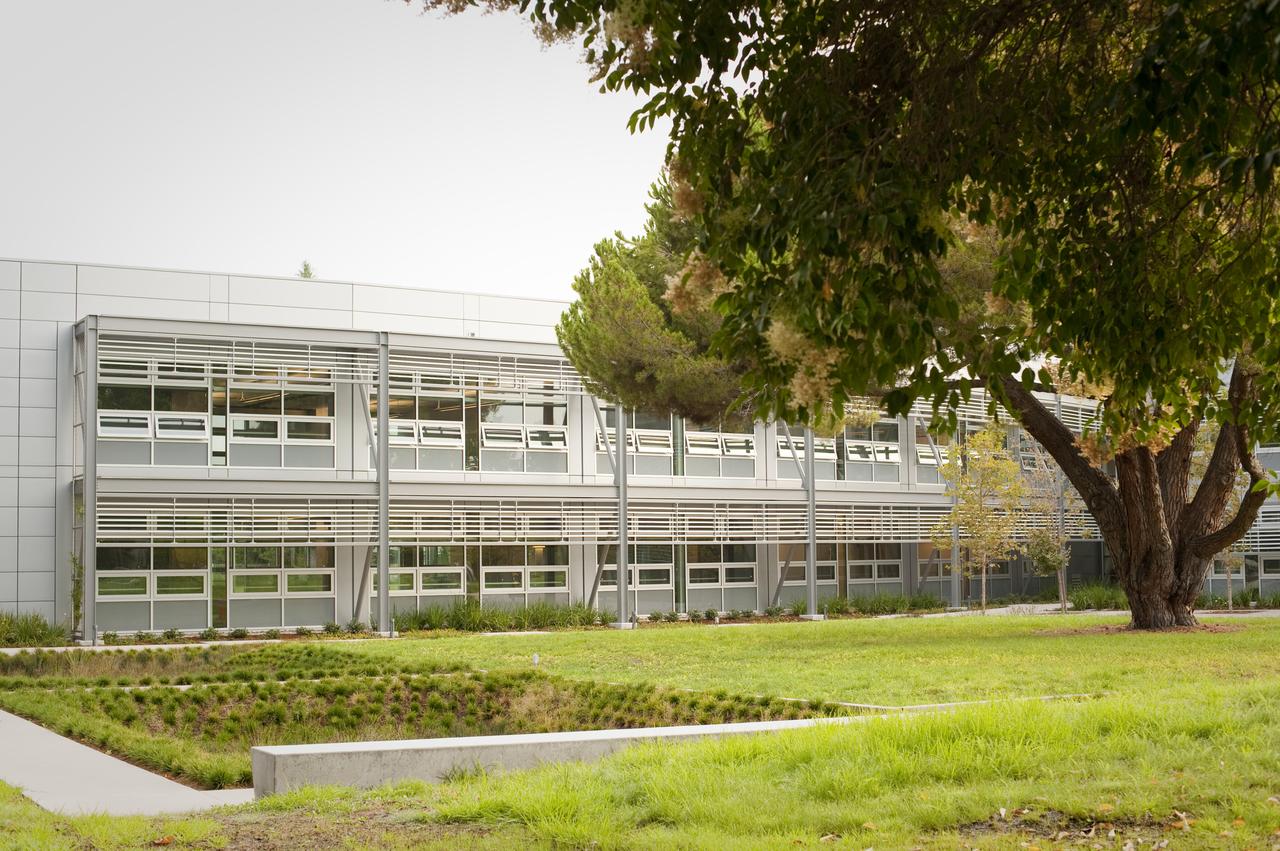 Construction of the new NASA Ames Green Building dubbed Sustainability Base located on the Ames Research Center campus at Moffett Field, CA. Courtyard and the back of building and landscaping