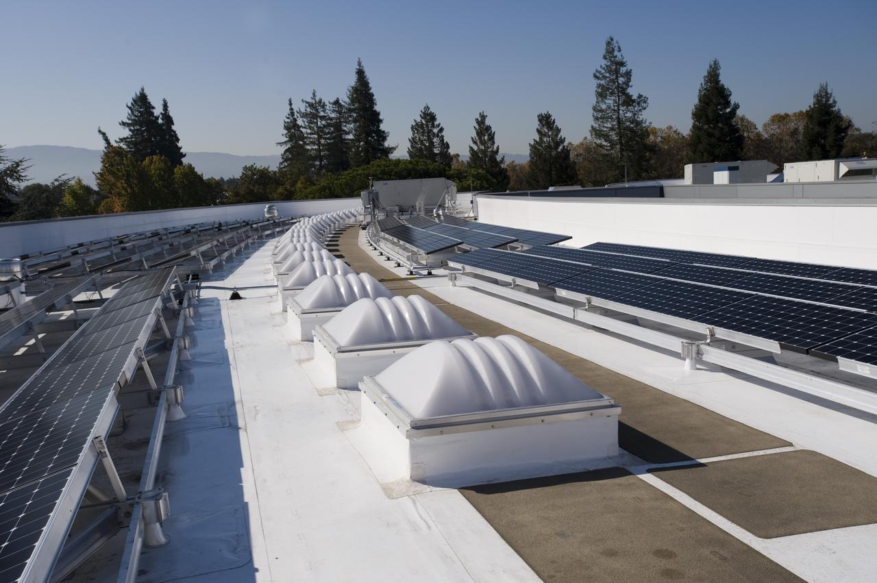 Construction of the new NASA Ames Green Building dubbed Sustainability Base located on the Ames Research Center campus at Moffett Field, CA. Roof, skylights and solor panels
