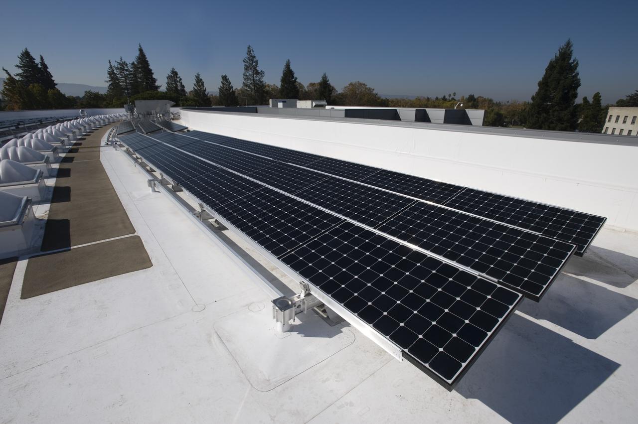 Construction of the new NASA Ames Green Building dubbed Sustainability Base located on the Ames Research Center campus at Moffett Field, CA. Roof, skylights and solor panels