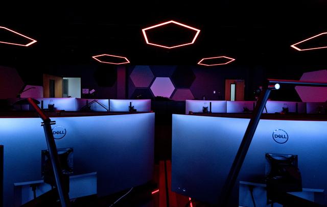 NASA image: Twin Control Rooms at NASA Marshall Support Science, Mission Safety for Artemis