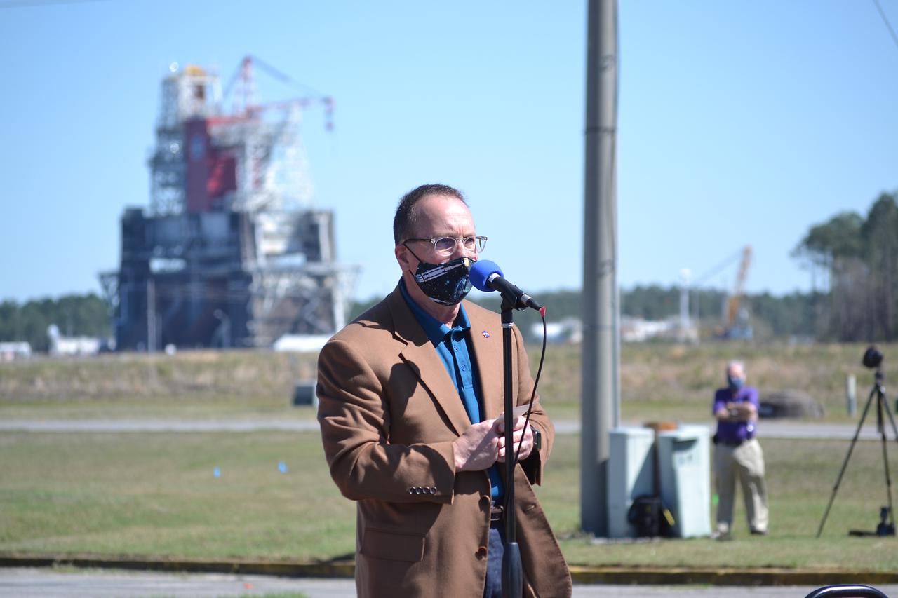 NASA conducts a hot fire test March 18, 2021, of the core stage for the agency’s Space Launch System rocket on the B-2 Test Stand at Stennis Space Center near Bay St. Louis, Mississippi. The hot fire test of the stage’s four RS-25 engines generated a combined 1.6 million pounds of thrust, just as will occur during an actual launch. The hot fire is the final test of the Green Run test series, which represents a comprehensive assessment of the core stage and its integrated systems prior to its launch on the Artemis I mission to the Moon.