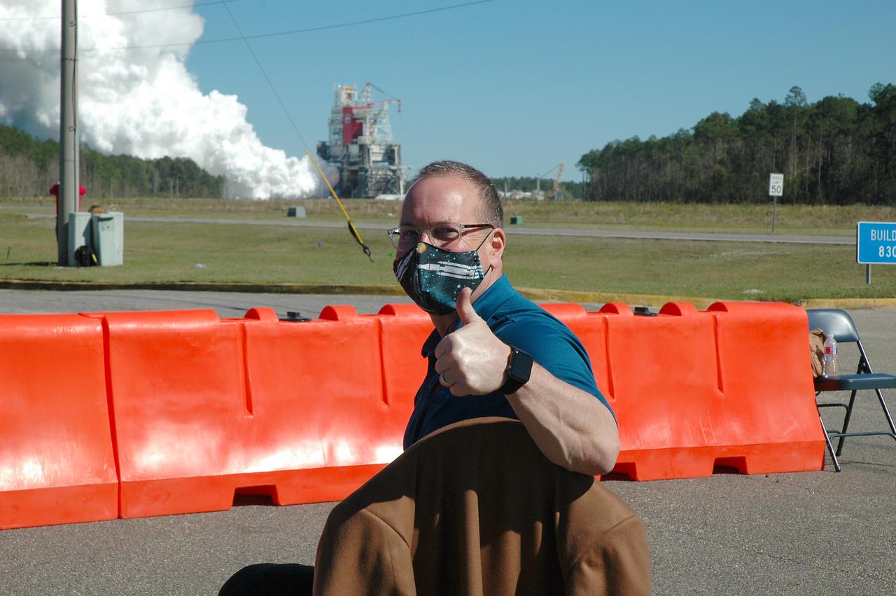 NASA conducts a hot fire test March 18, 2021, of the core stage for the agency’s Space Launch System rocket on the B-2 Test Stand at Stennis Space Center near Bay St. Louis, Mississippi. The hot fire test of the stage’s four RS-25 engines generated a combined 1.6 million pounds of thrust, just as will occur during an actual launch. The hot fire is the final test of the Green Run test series, which represents a comprehensive assessment of the core stage and its integrated systems prior to its launch on the Artemis I mission to the Moon.