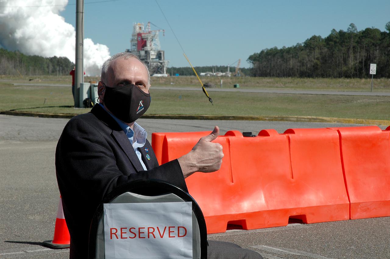 NASA conducts a hot fire test March 18, 2021, of the core stage for the agency’s Space Launch System rocket on the B-2 Test Stand at Stennis Space Center near Bay St. Louis, Mississippi. The hot fire test of the stage’s four RS-25 engines generated a combined 1.6 million pounds of thrust, just as will occur during an actual launch. The hot fire is the final test of the Green Run test series, which represents a comprehensive assessment of the core stage and its integrated systems prior to its launch on the Artemis I mission to the Moon.