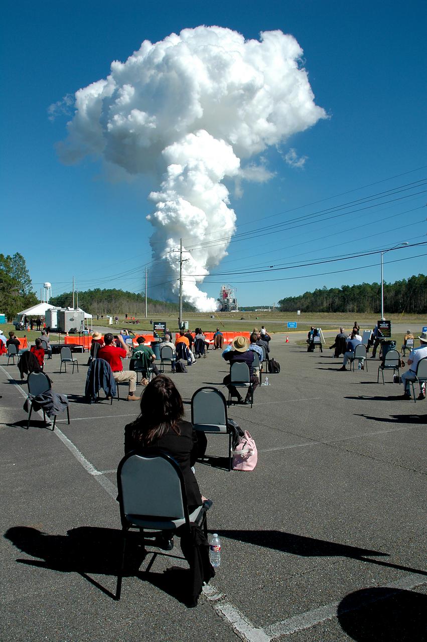 NASA conducts a hot fire test March 18, 2021, of the core stage for the agency’s Space Launch System rocket on the B-2 Test Stand at Stennis Space Center near Bay St. Louis, Mississippi. The hot fire test of the stage’s four RS-25 engines generated a combined 1.6 million pounds of thrust, just as will occur during an actual launch. The hot fire is the final test of the Green Run test series, which represents a comprehensive assessment of the core stage and its integrated systems prior to its launch on the Artemis I mission to the Moon.