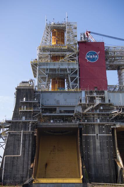 NASA image: SLS Core Stage Installed (Flame Trench View)