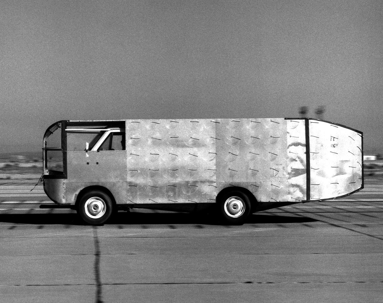 Air flow testing on aerodynamic truck