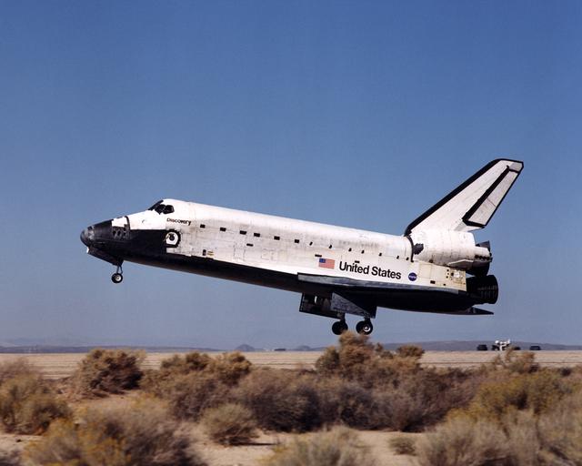 NASA image: STS-92 - Landing at Edwards Air Force Base