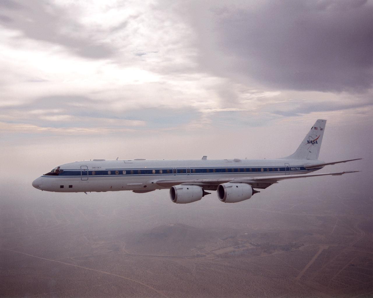 DC-8 returning from AFWEX deployment showing AeroSAPIENT Ku-band antennas