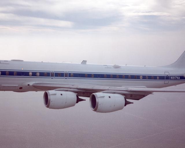 NASA image: DC-8 returning from AFWEX deployment showing AeroSAPIENT Ku-band transmit antenna (aft 62 degree port)