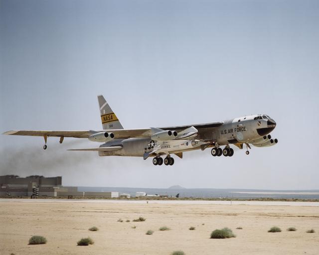 B-52/Pegasus with X-43A departing on first captive flight