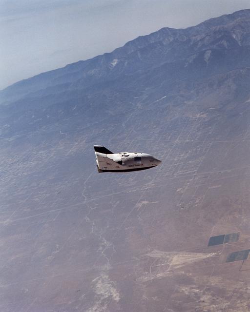 NASA image: X-38 over the Mojave Desert, July 10, 2001