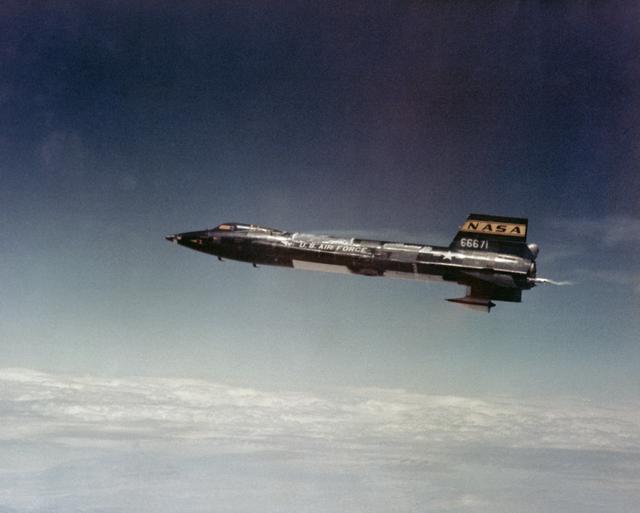 NASA image: X-15A-2 in flight. First flight wih dummy ramjet attached. Flt. 2-51-92, Pete Knight-pilot. One of the experiments planned for the X-15A-2 involved tests of a functional ramjet at speeds above Mach 5. This photo was taken with a dummy ramjet. On this rese