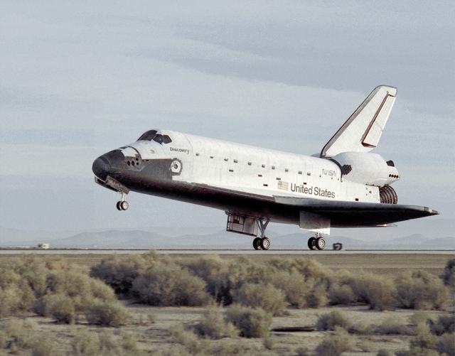 NASA image: Shuttle Discovery Landing at Edwards