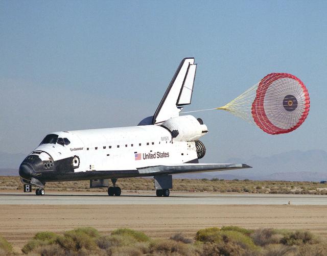 NASA image: STS-68 Landing at Edwards