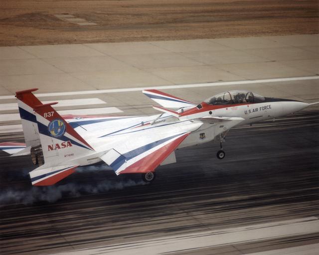 NASA image: F-15 ACTIVE touches down on Edwards AFB runway