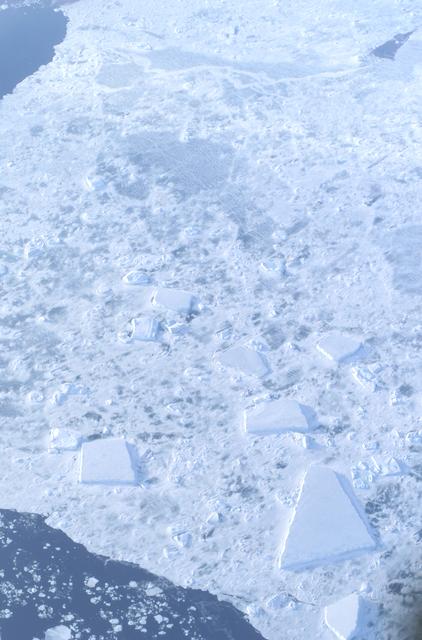 The Larsen Ice Shelf in Antarctica viewed from NASA's DC-8 aircraft during the AirSAR 2004 campaign