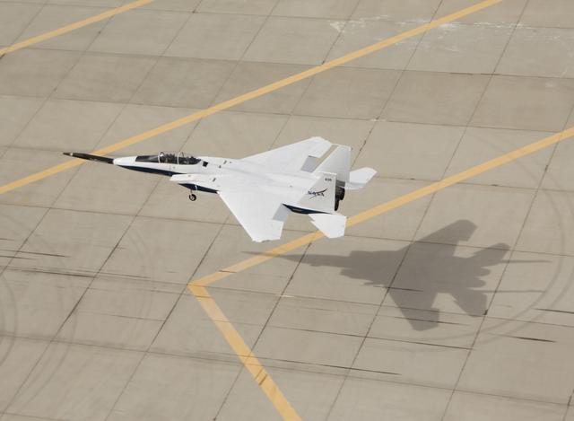 NASA image: NASA F-15B #836 landing with Quiet Spike attached