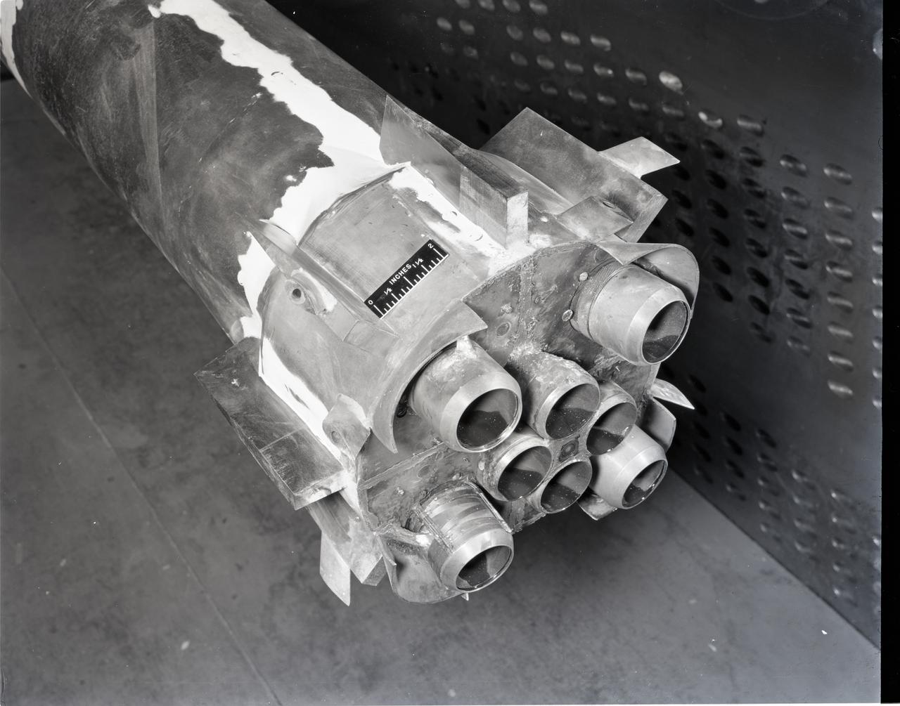 APOLLO CONFIGURATION OF SATURN MODEL IN THE 8X6-FOOT SUPERSONIC WIND TUNNEL