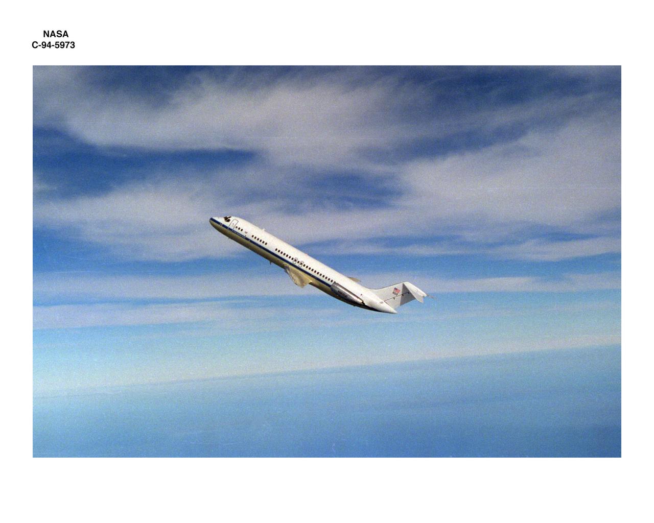 DC-9 PERFORMING MICROGRAVITY PARABALA -9/23/94