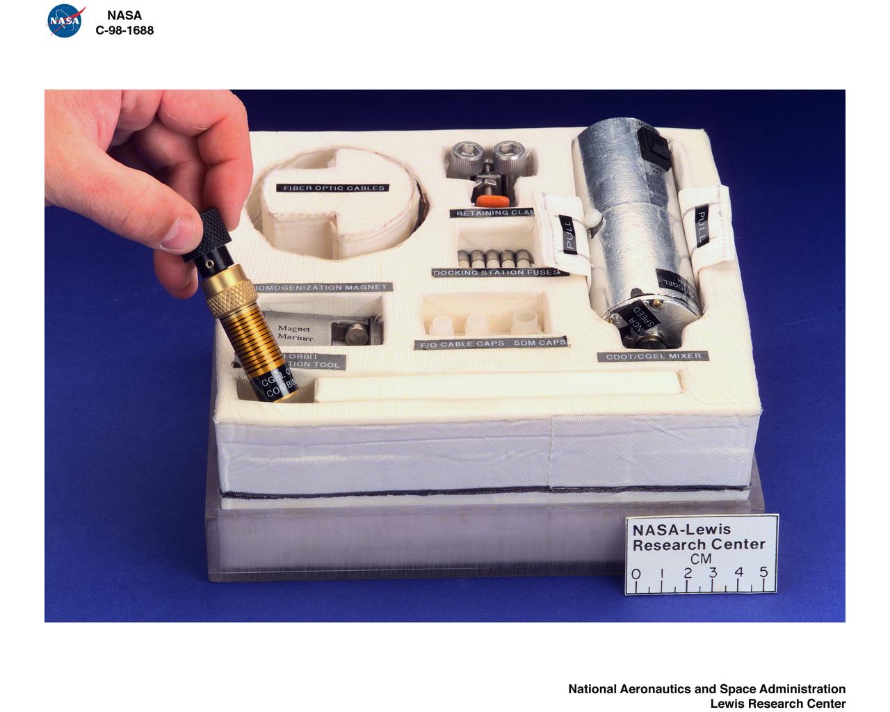 DIGITAL PHOTOGRAPHY OF COLLOIDAL GELATION AND COLLOIDAL DISORDER - ORDER TRANSITION