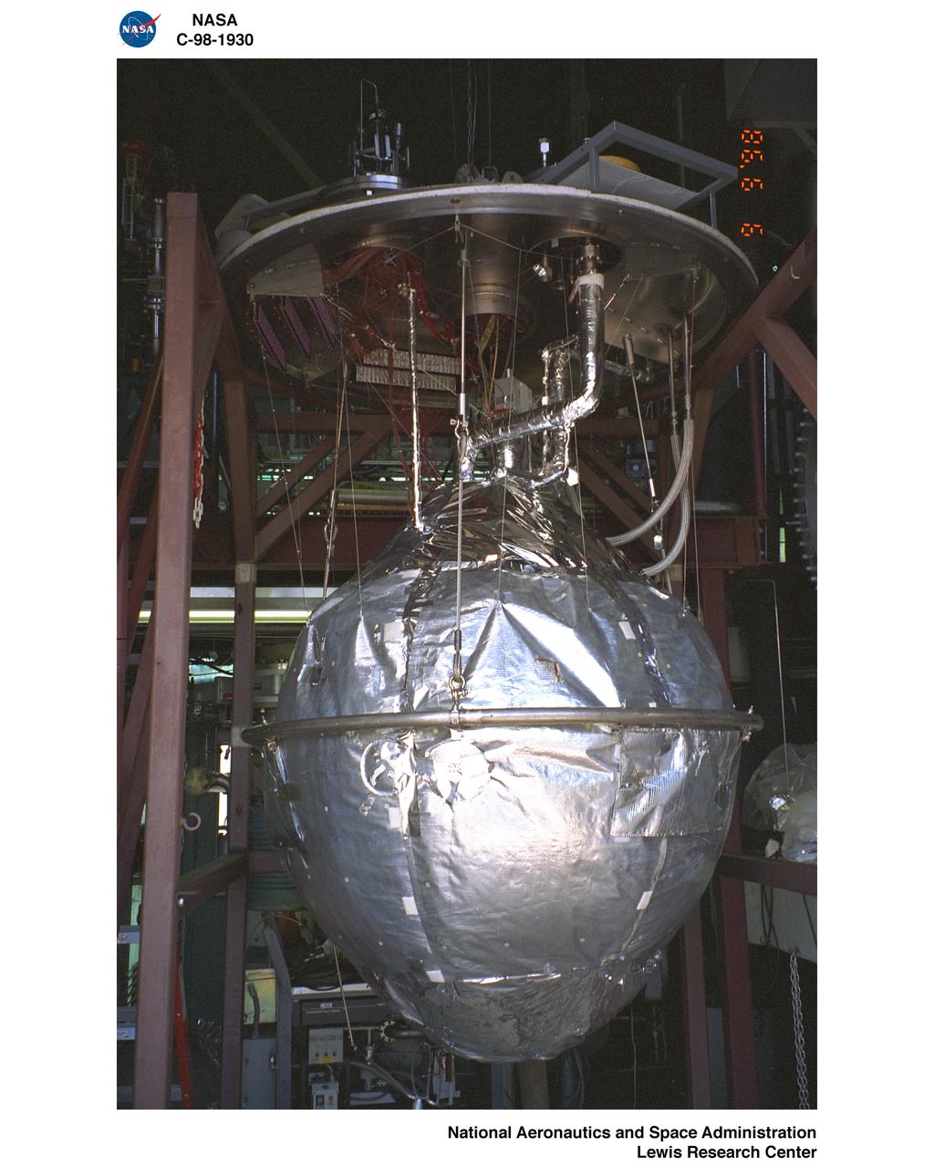 HYBRID THERMAL CONTROL TESTING AT THE SUPPLEMENTAL MULTI LAYER INSULATION RESEARCH FACILITY - SEE ALSO C-1998-1907 THRU C-1998-1922