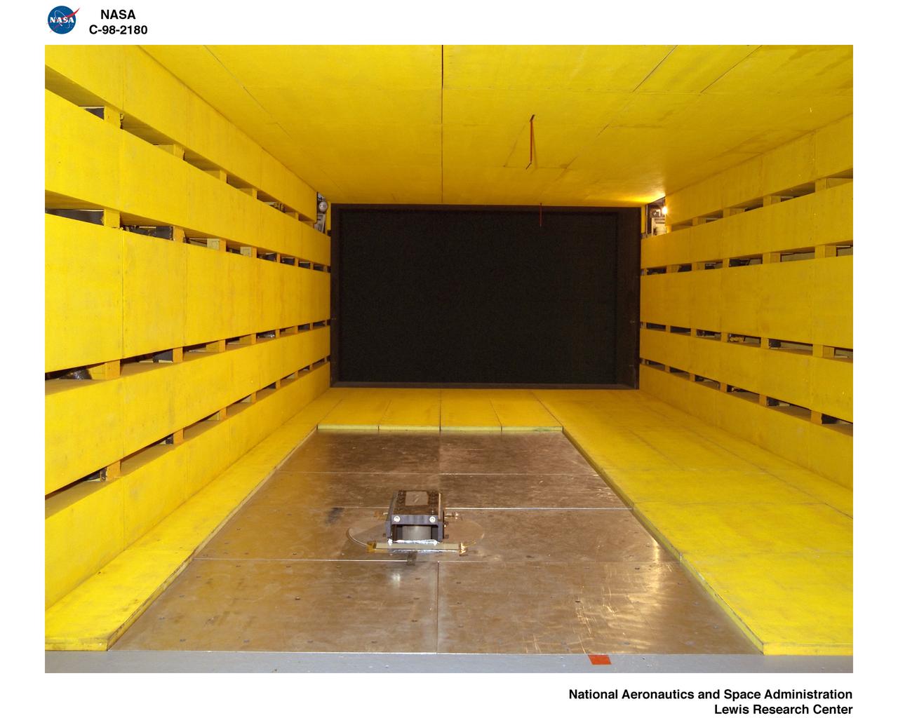 LASER DISPLACEMENT MEASUREMENTS IN THE 9X15 FOOT WIND TUNNEL TEST SECTION