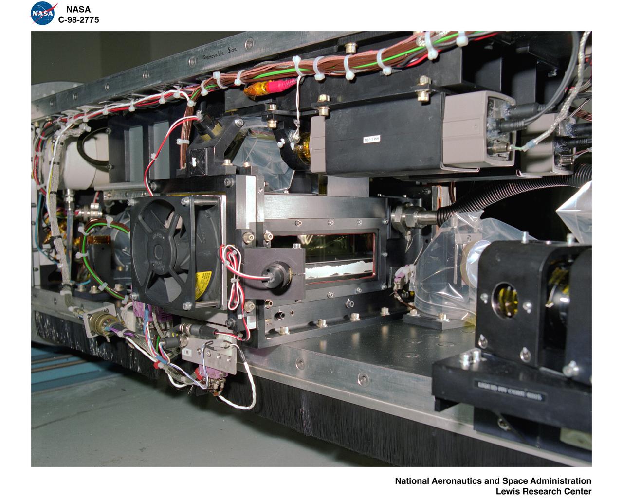 SPREAD ACROSS LIQUIDS SAL 5 TRAY INLET / OUTLET SURFACES