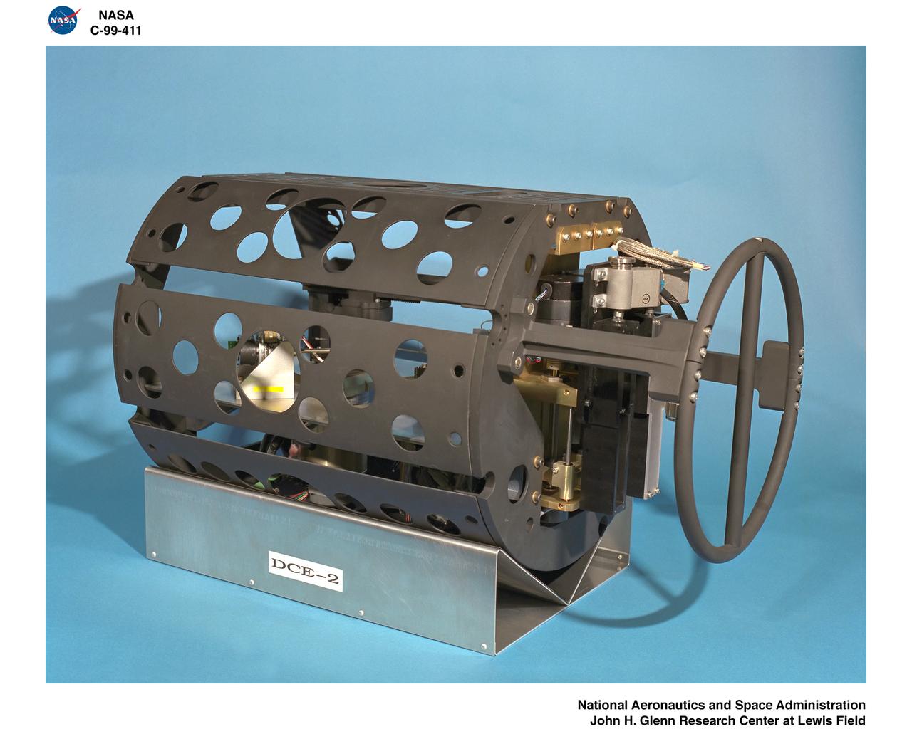 DROPLET COMBUSTION EXPERIMENT II CHAMBER INSERT ASSEMBLY
