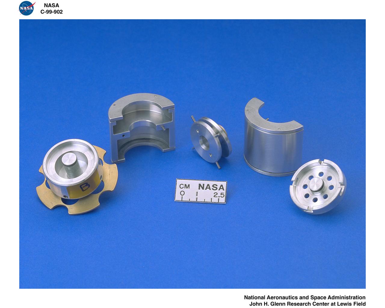 SHEAR EXTENSIONAL RHEOLOGY EXPERIMENT FLUID MODULE AND KC135 AIRCRAFT TEST FIXTURE FOR THE EXTENSIONAL RHEOLOGY GLOVEBOX INVESTIGATION