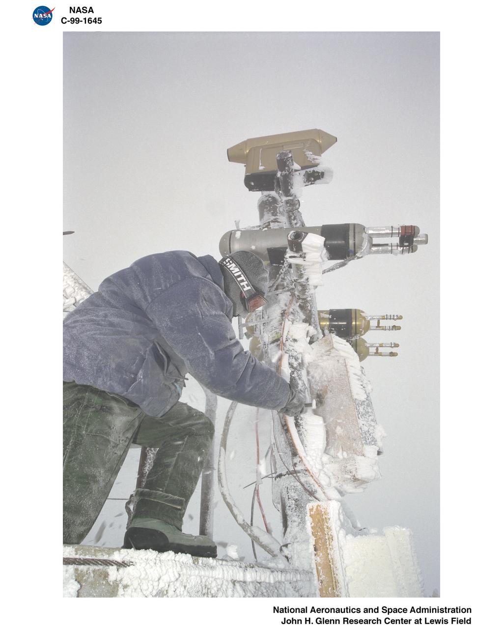 MWISP - MT WASHINGTON ICING SENSORS PROJECT - CRREL - COLD REGIONS RESEARCH AND ENGINEERING LABORATORY - AND SPEC - STATTON PARK ENGINEERING CORPORATION PROBES