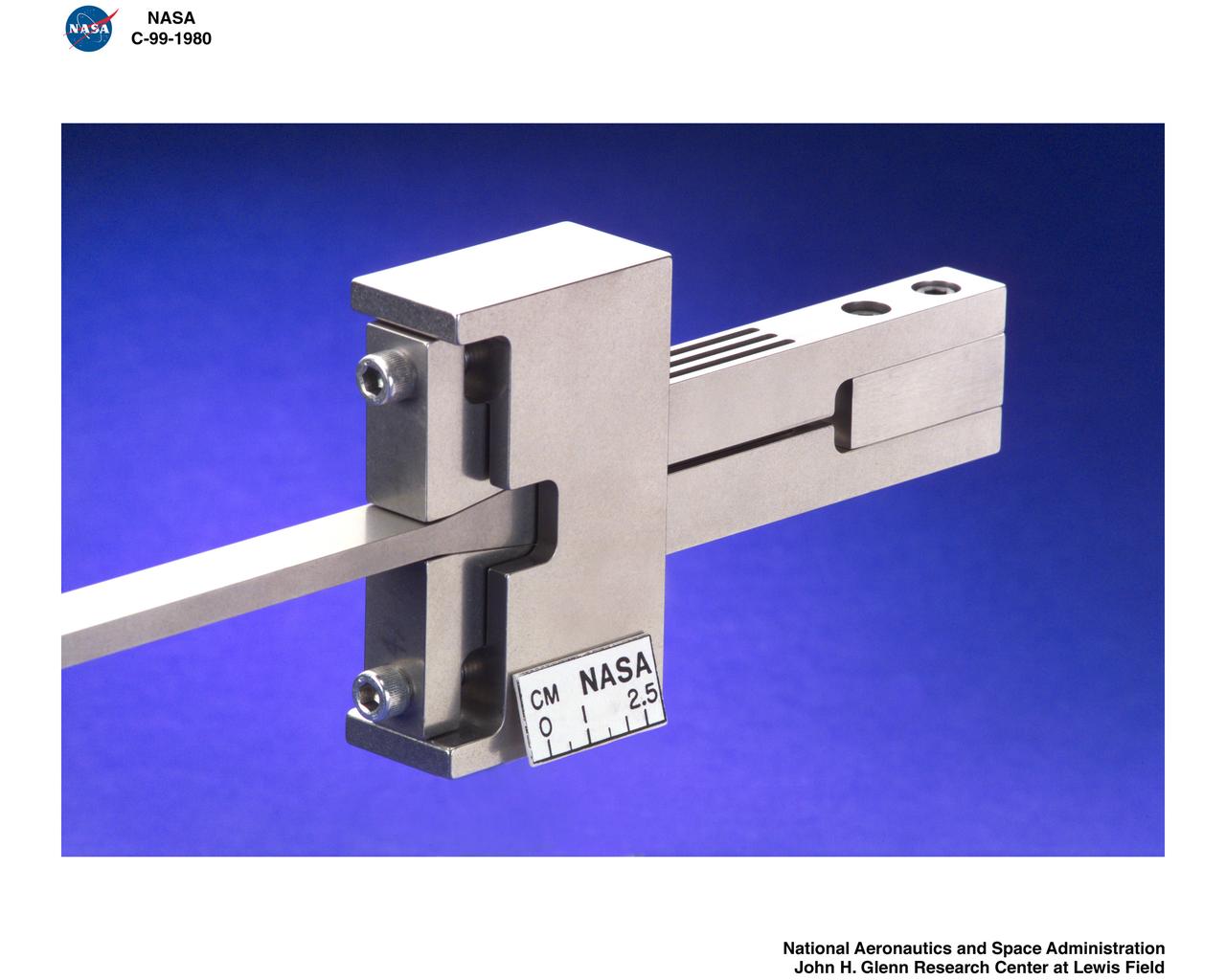 IN-PLANE BIAXIAL TEST FIXTURING