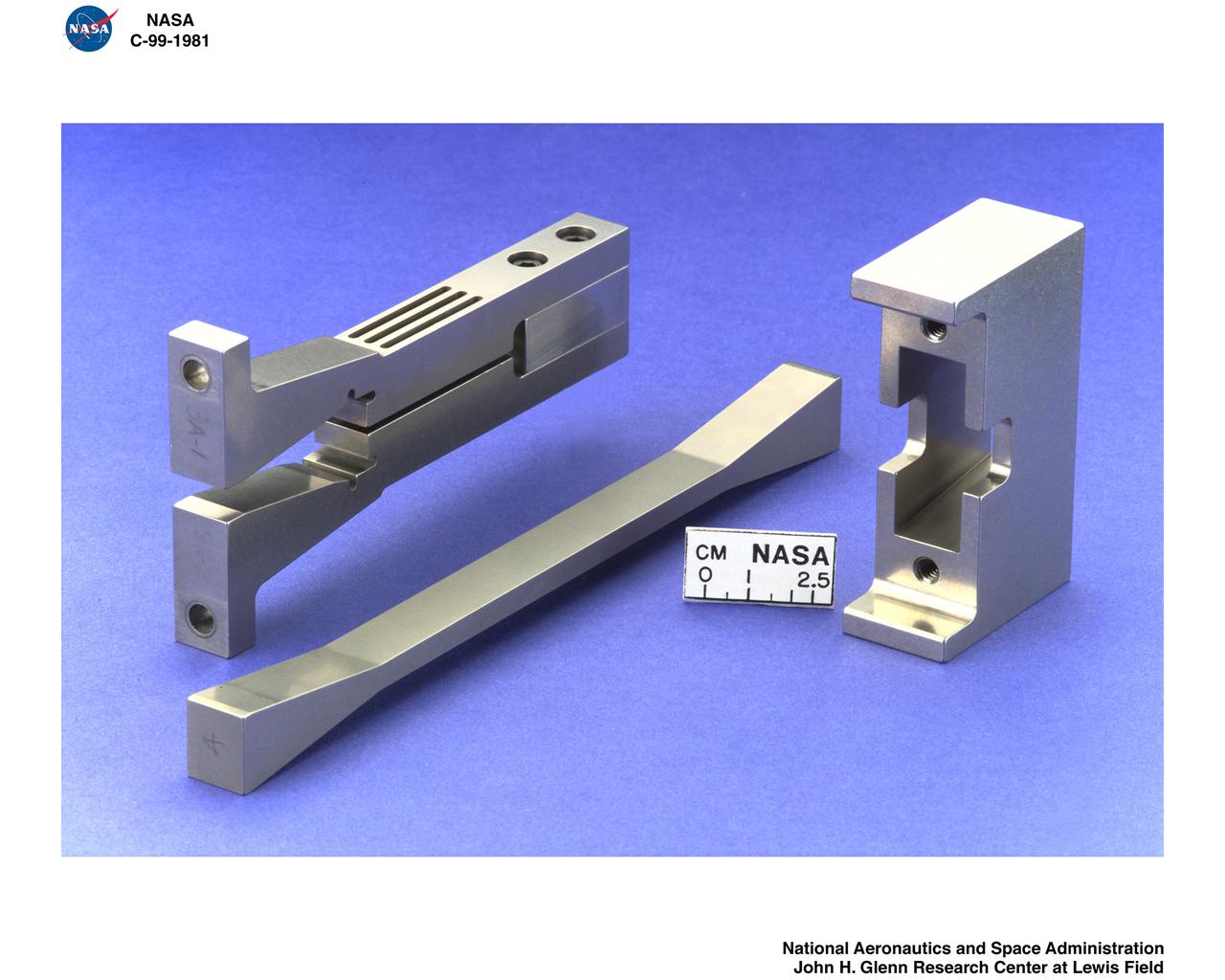 IN-PLANE BIAXIAL TEST FIXTURING
