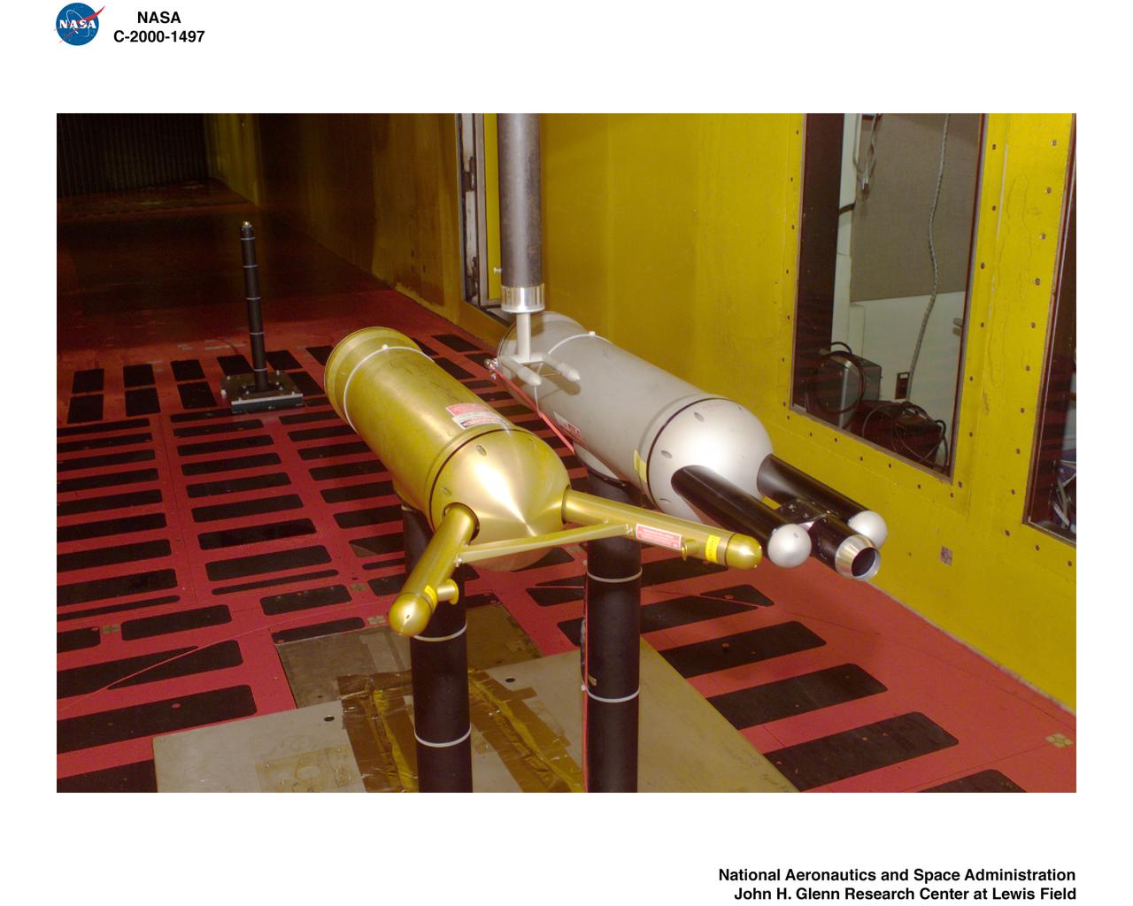 INSTRUMENTATION COMPARISON HARDWARE IN ICING RESEARCH TUNNEL IRT
