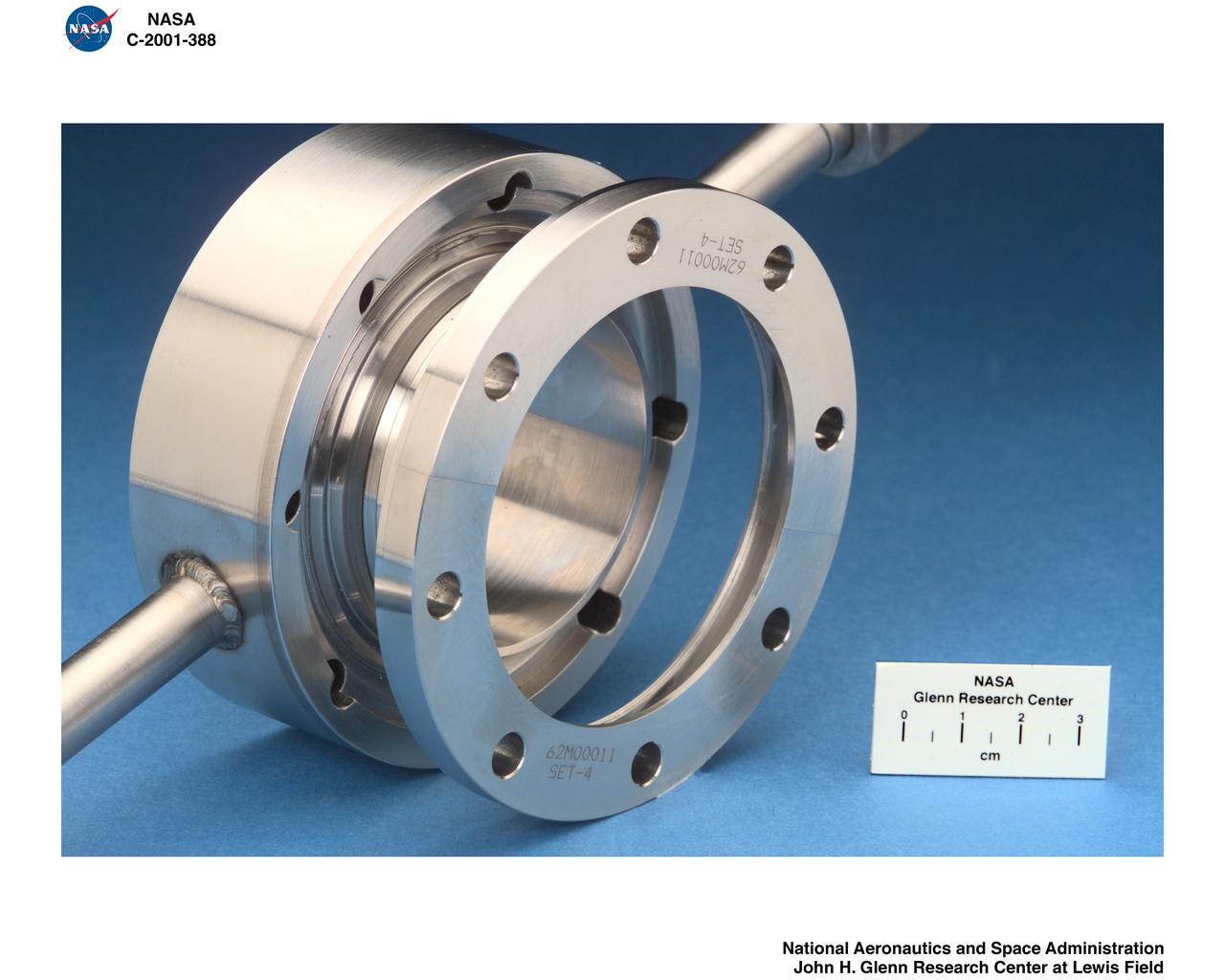 LIGHTWEIGHT GAS GENERATOR