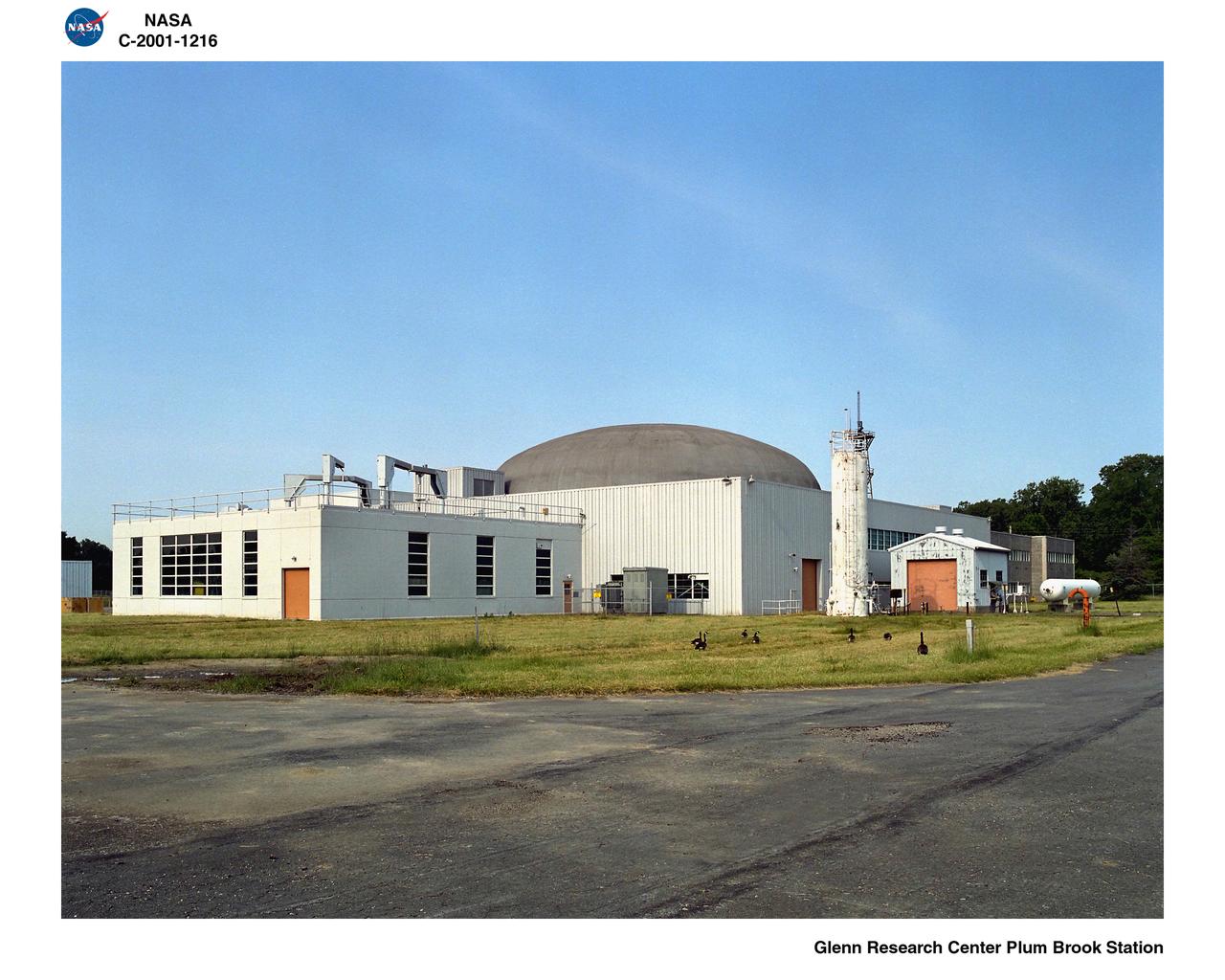 PLUM BROOK REACTOR FACILITY / EXTERIOR VIEW / E - SW