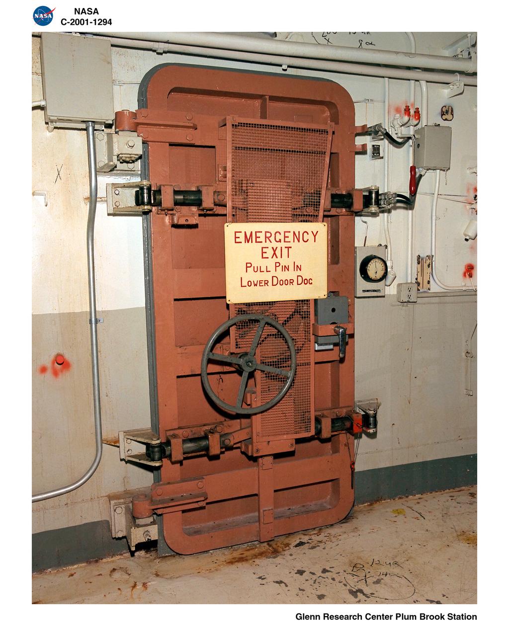 PLUM BROOK REACTOR FACILITY / AIR LOCK DOOR / 00105 / K18 - L20