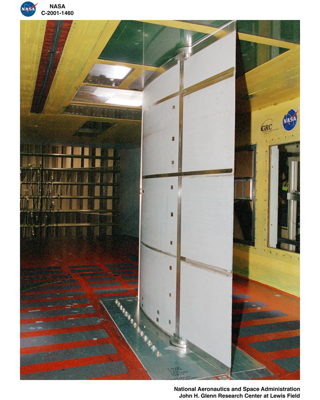 IMPINGEMENT TEST IN ICING RESEARCH TUNNEL IRT