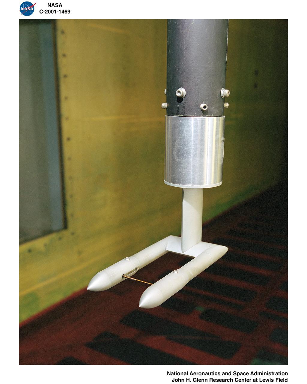 IMPINGEMENT TEST IN ICING RESEARCH TUNNEL IRT