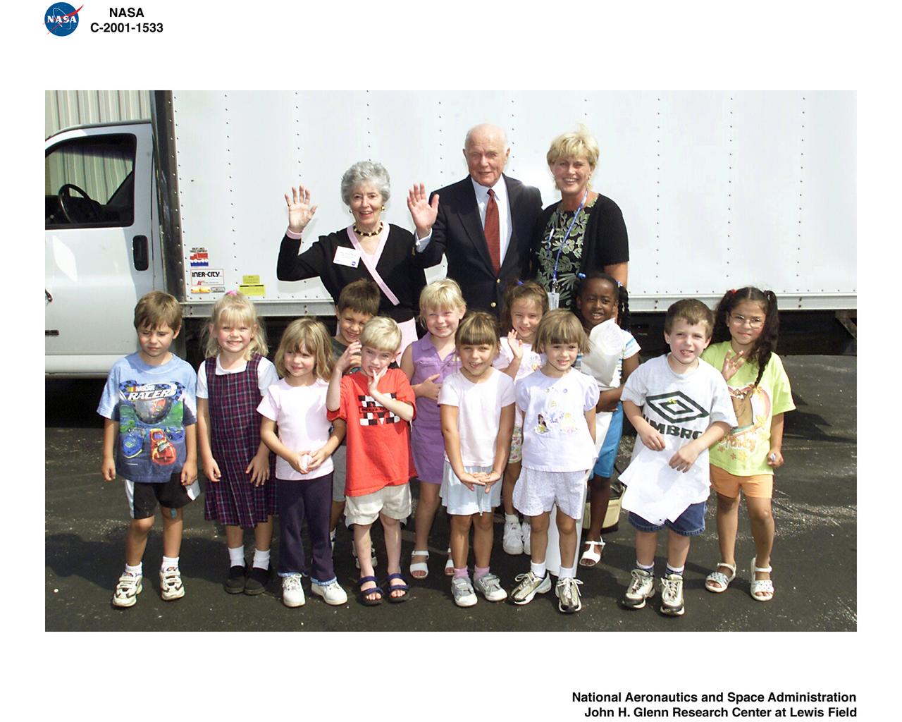 60TH ANNIVERSARY CELEBRATION / ANNIE AND JOHN GLENN WITH LEWIS LITTLE FOLKS KINDERGARTEN CLASS
