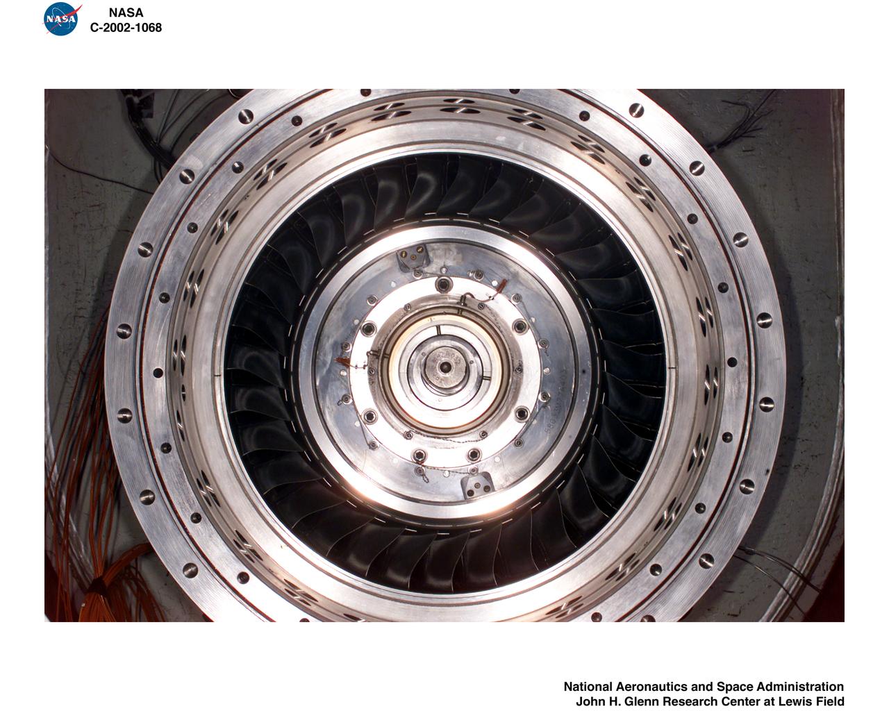 ASPIRATED COMPRESSOR STATOR AND CASING