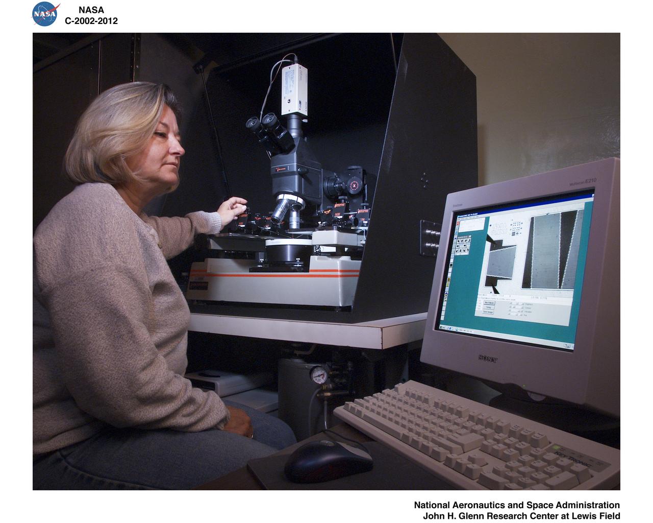 SIGNATONE HIGH-TEMPERATURE PROBE STATION
