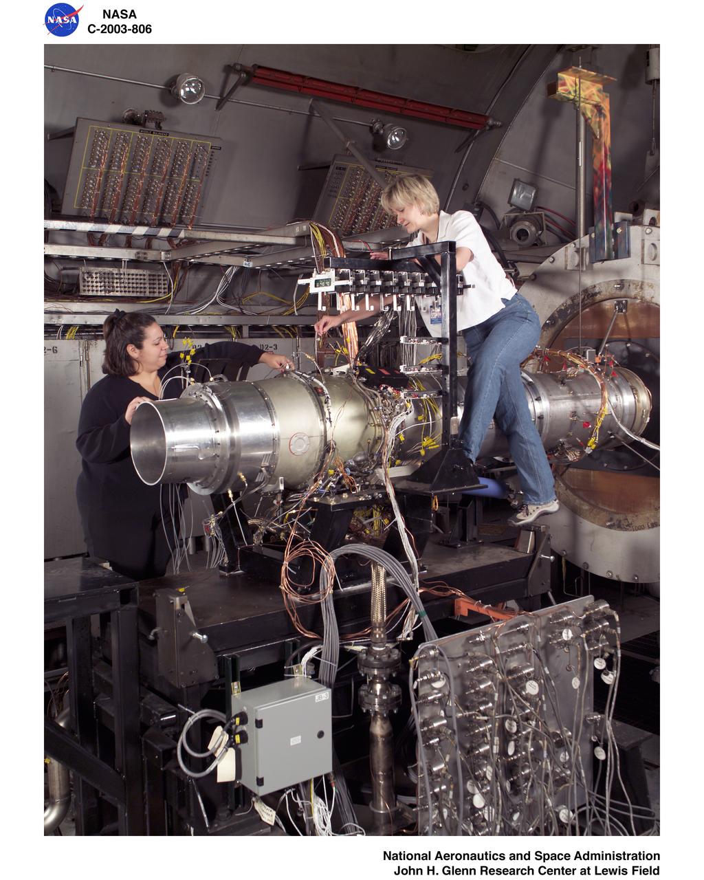 WILLIAMS INTERNATIONAL FJ33 TURBOFAN JET ENGINE TEST IN THE PROPULSION SYSTEMS LAB - PSL - CELL 4
