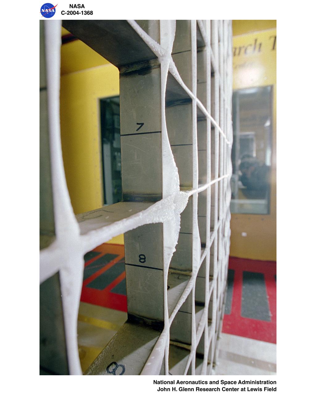 Icing Research Tunnel's icing grid with super-cooled large droplet (SLD) icing conditions