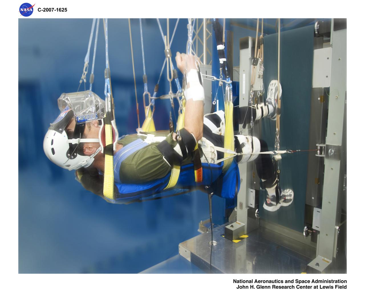 Physical Sciences and Biomedical Technologies in Space - Enhanced Zero Gravity Locomotion (eZLS)