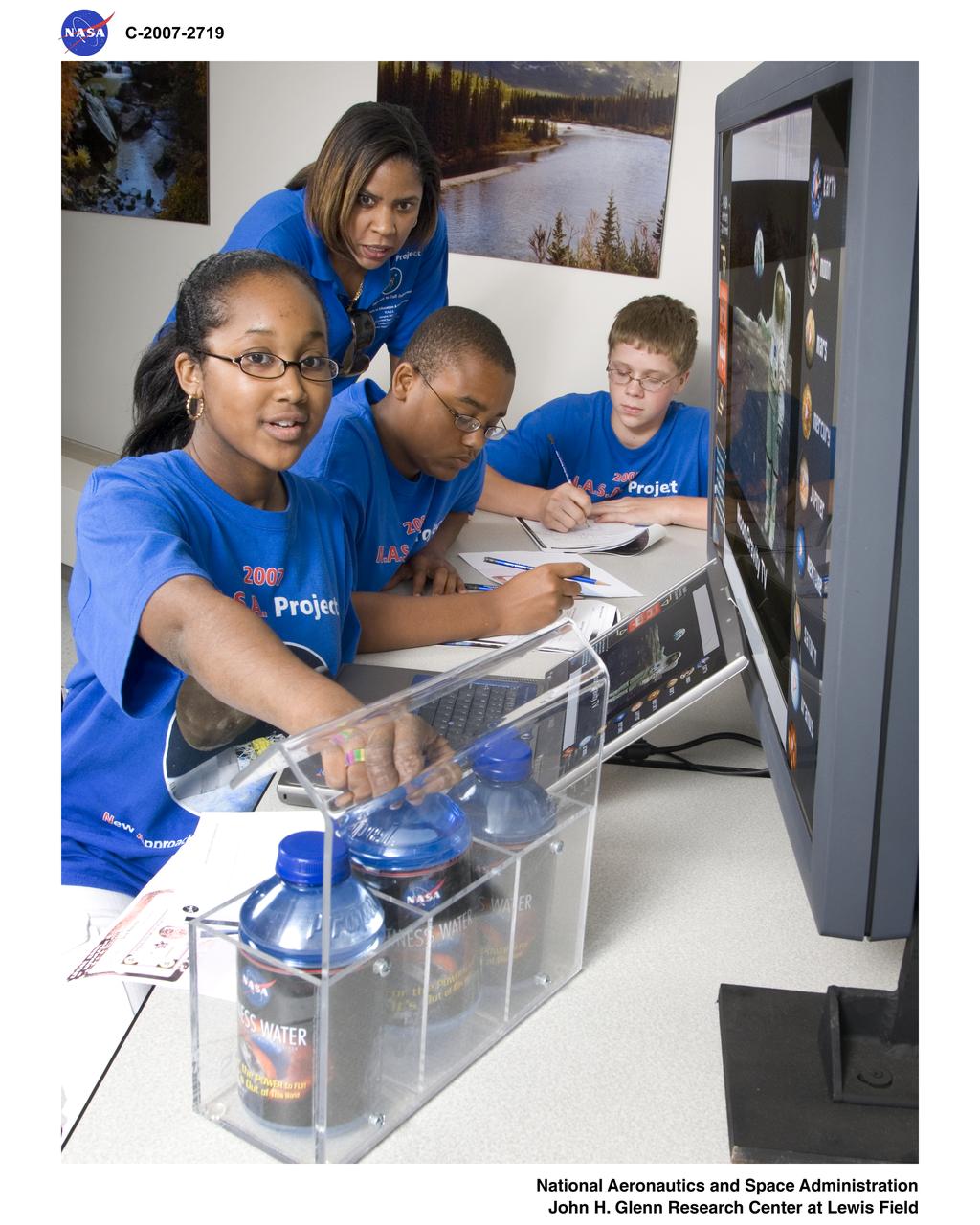 New Approach to Self Achievement (N.A.S.A.) Project Students work together at the Aerospace Education Center Return to the Moon Discovery Path Moon Gravity Module