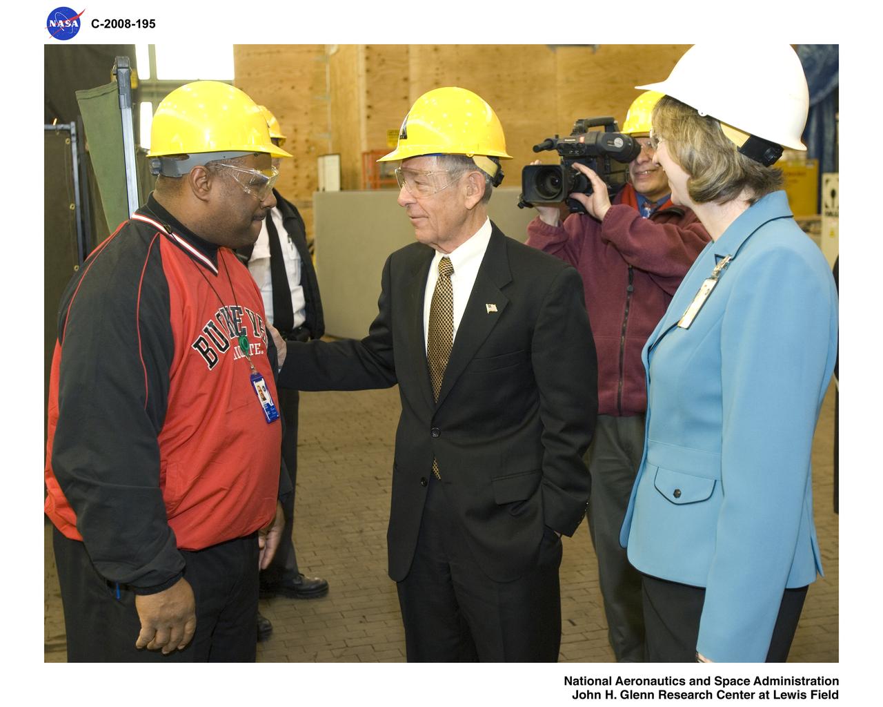 Visit to Glenn Research Center by United States Senator George Voinovich of Ohio